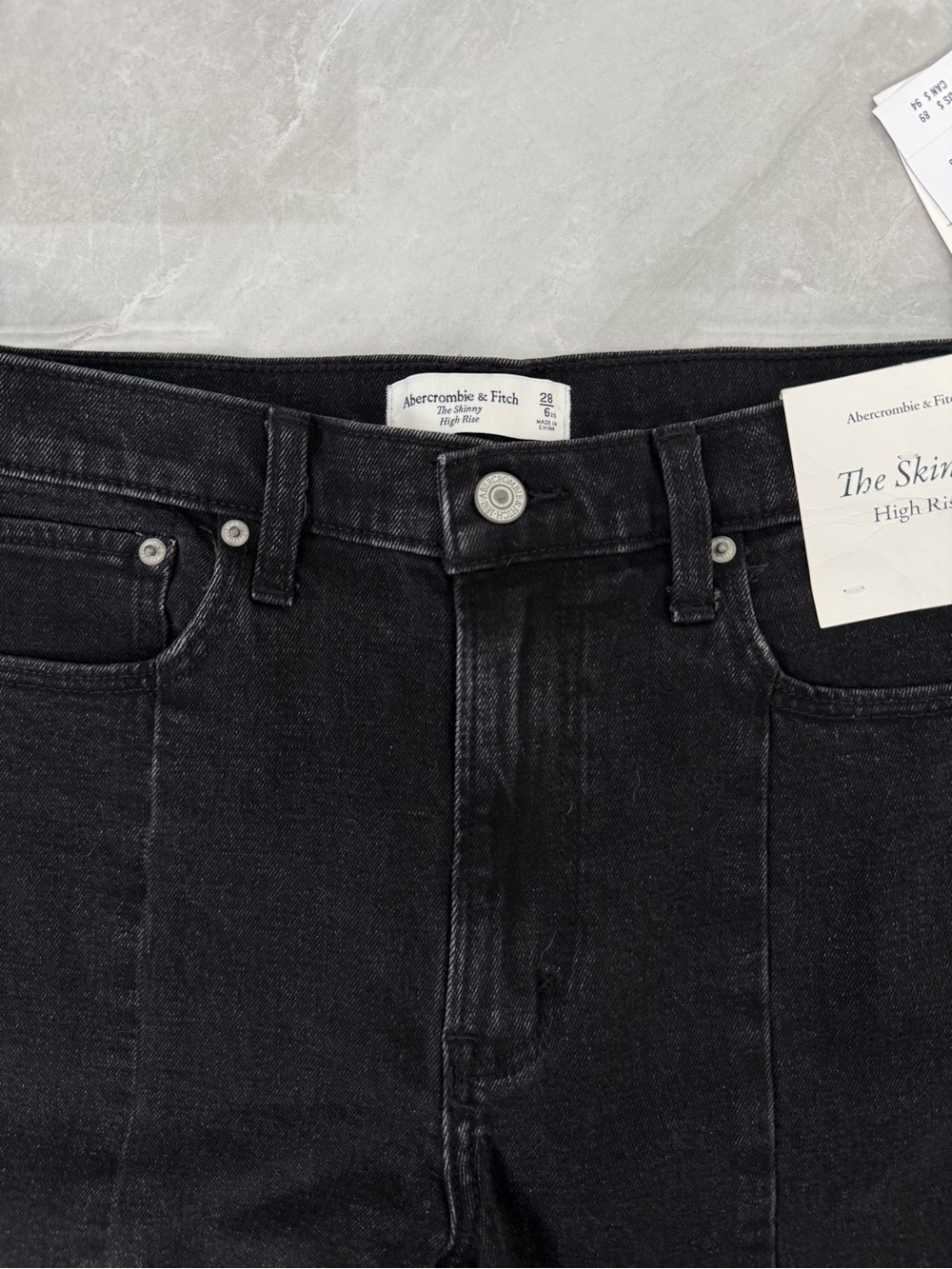 Women’s Abercrombie & Fitch The Skinny High Rise Jeans Split Hem Size 28 Short - Picture 4 of 15